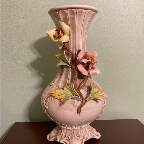 Capodimonte Accents Vtg Capodimonte Authentic Floral Design Vase Made In Italy Poshmark